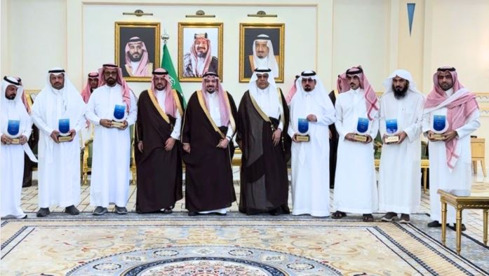 أمير القصيم يُكرِّم 35 مدرسة متميزة نظير حصولها على مستوى التميز في البرنامج الوطني للتقويم والاعتماد والتصنيف المدرسي لعام 2025م