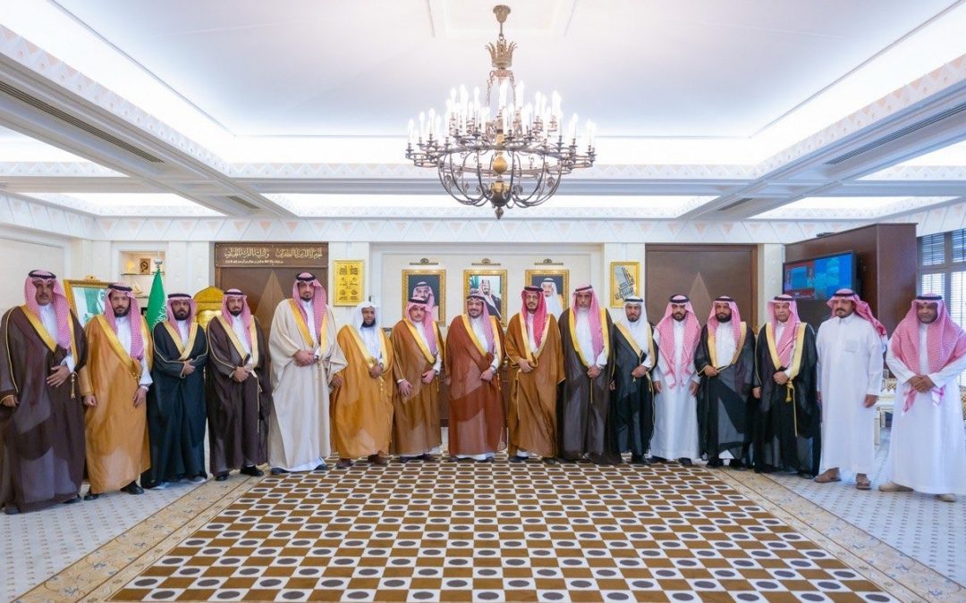 أمير منطقة القصيم يستقبل محافظ عقلة الصقور وأعضاء لجنة الأهالي